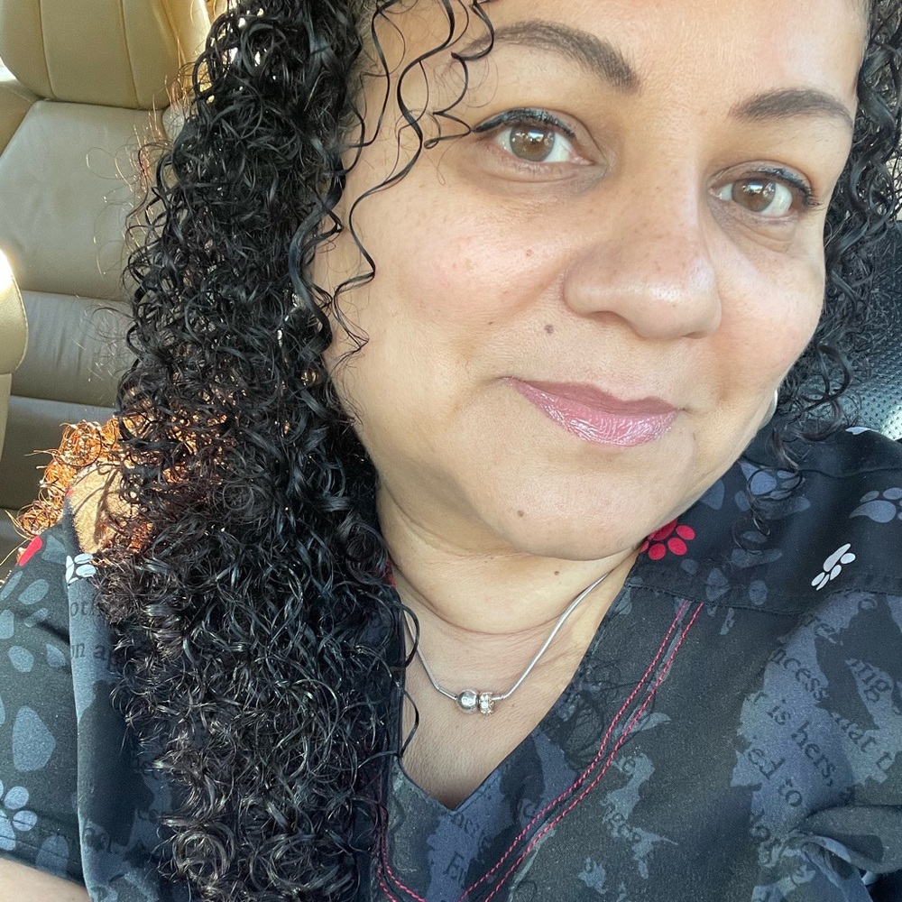 Meet your Posher, Ivette